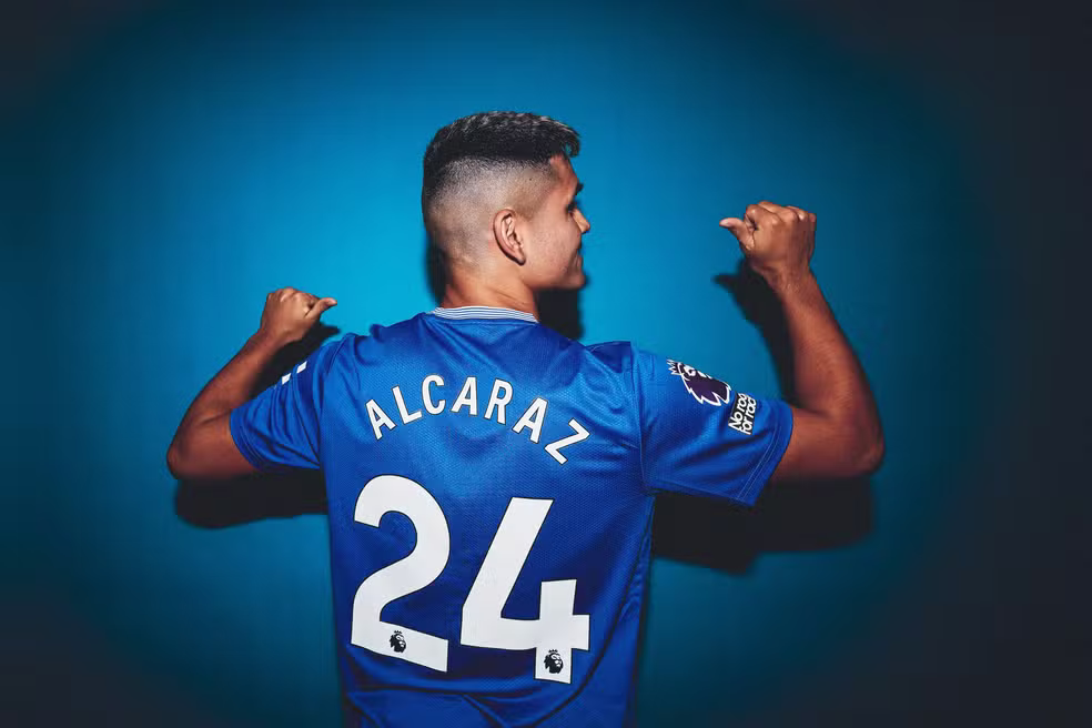 Everton confirma compra de Alcaraz; Flamengo garante R$ 96 milhões